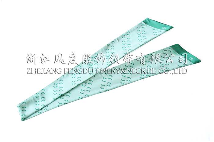 農行 仿絲雙層衣領 規(guī)格：132x9.5x6.5cm (1).jpg